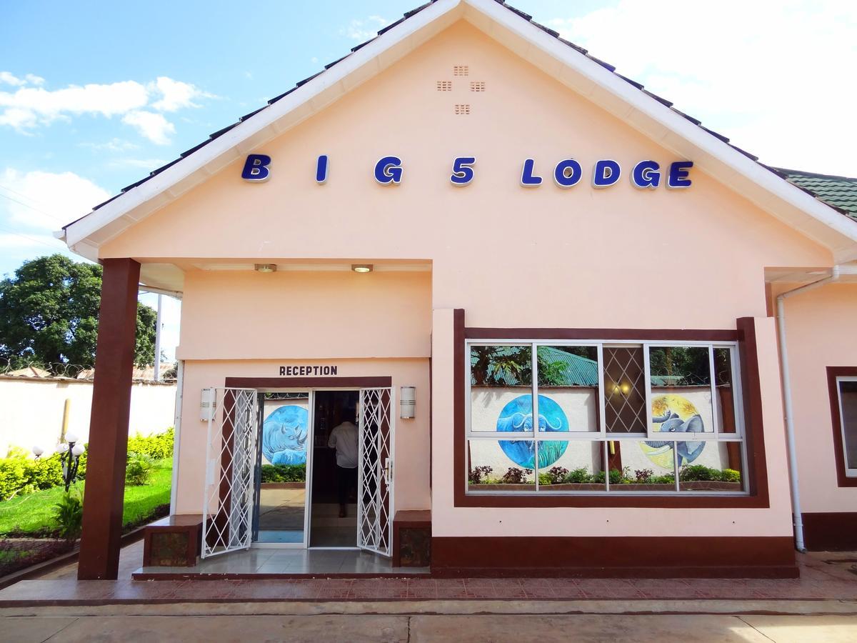 Big 5 Junior Lodge Lubumbashi Dış mekan fotoğraf